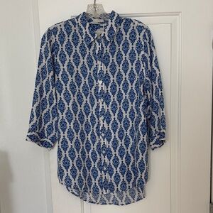 Chicos Blue and White Patterned Button-Up Shirt
